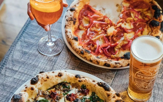 2 pizzas for £20