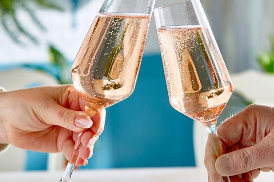 Thu-Sat fizz and wine deals