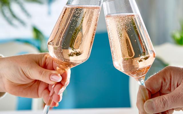 Thu-Sat fizz and wine deals