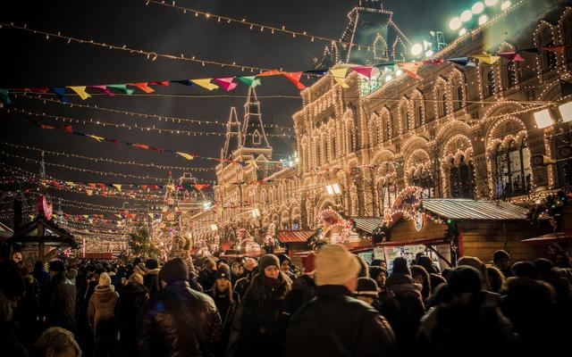 Aldershot Christmas Cracker & Lights