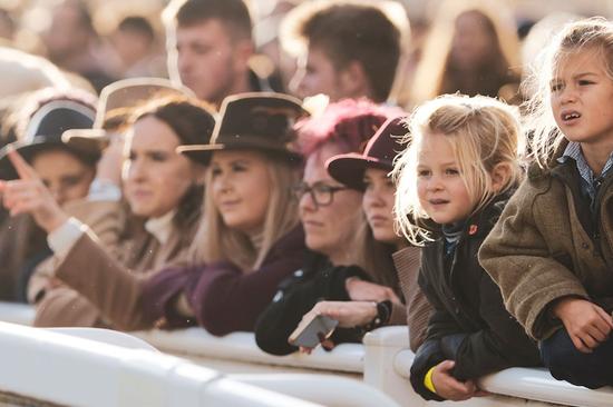 The November Meeting: Carnival Sunday
